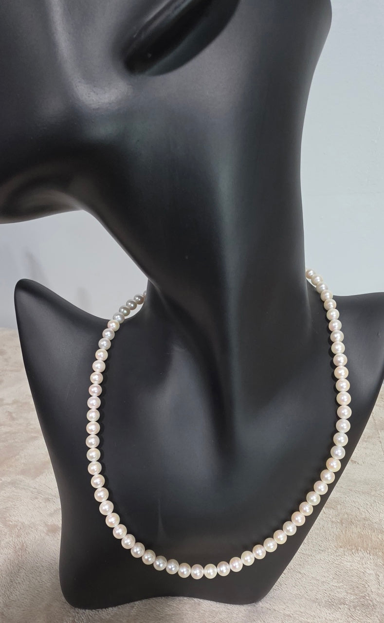 Classic Japanese Akoya Strand