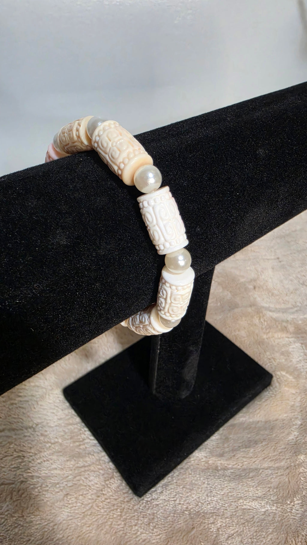 18mm Queen Conch Carved Barrel Bracelet with Freshwater Pearl