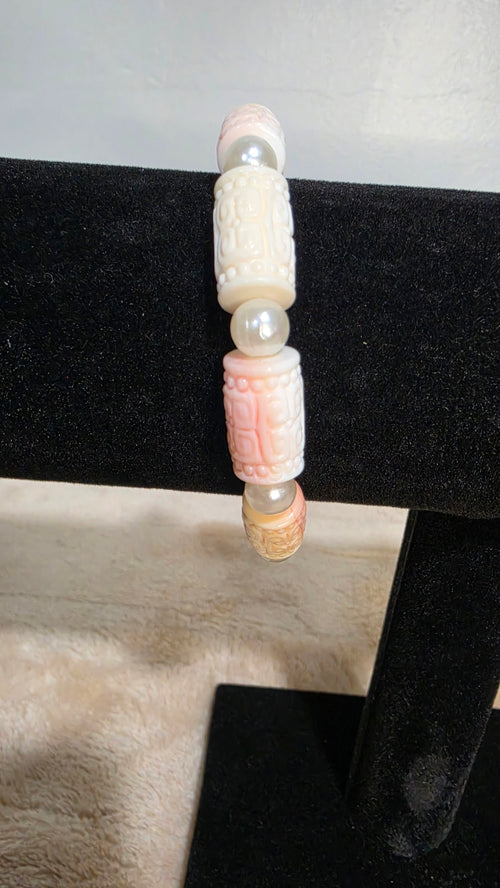 18mm Queen Conch Carved Barrel Bracelet with Freshwater Pearl