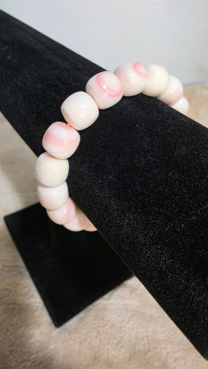 10mm Queen Conch Shell Barrel Bracelet
