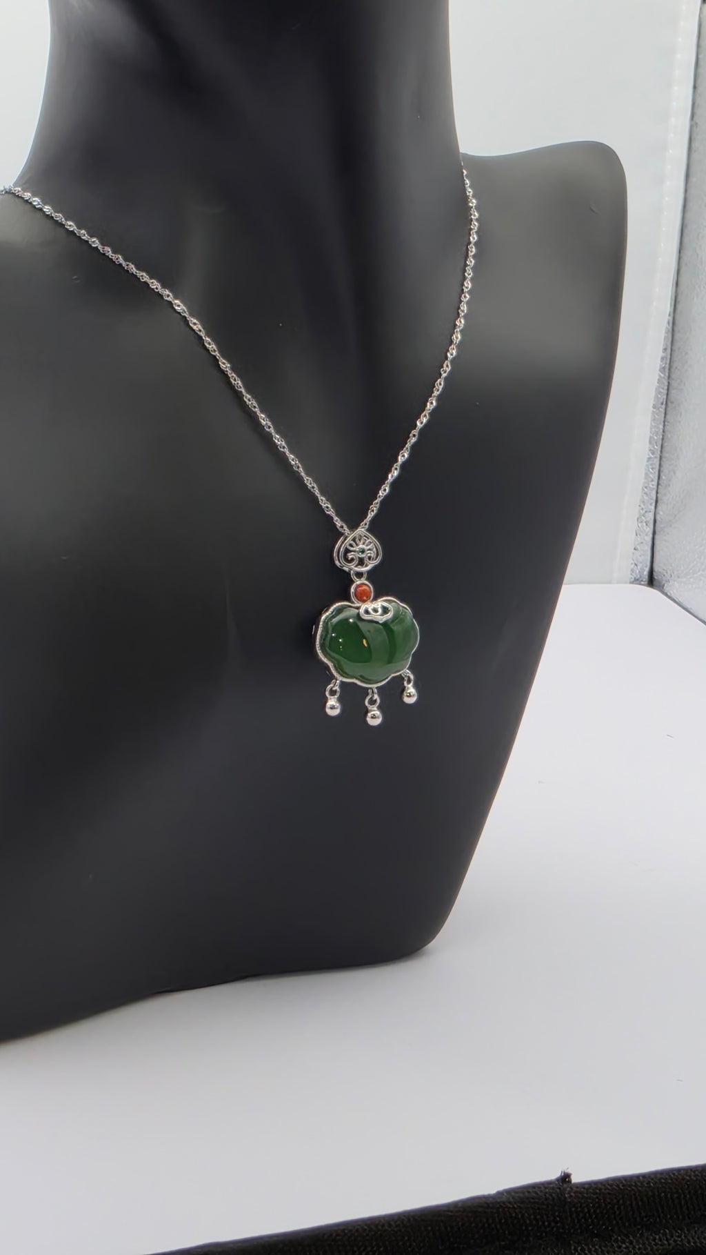 Sterling Silver He Tian Jade Ruyi Cloud Pendant Necklace